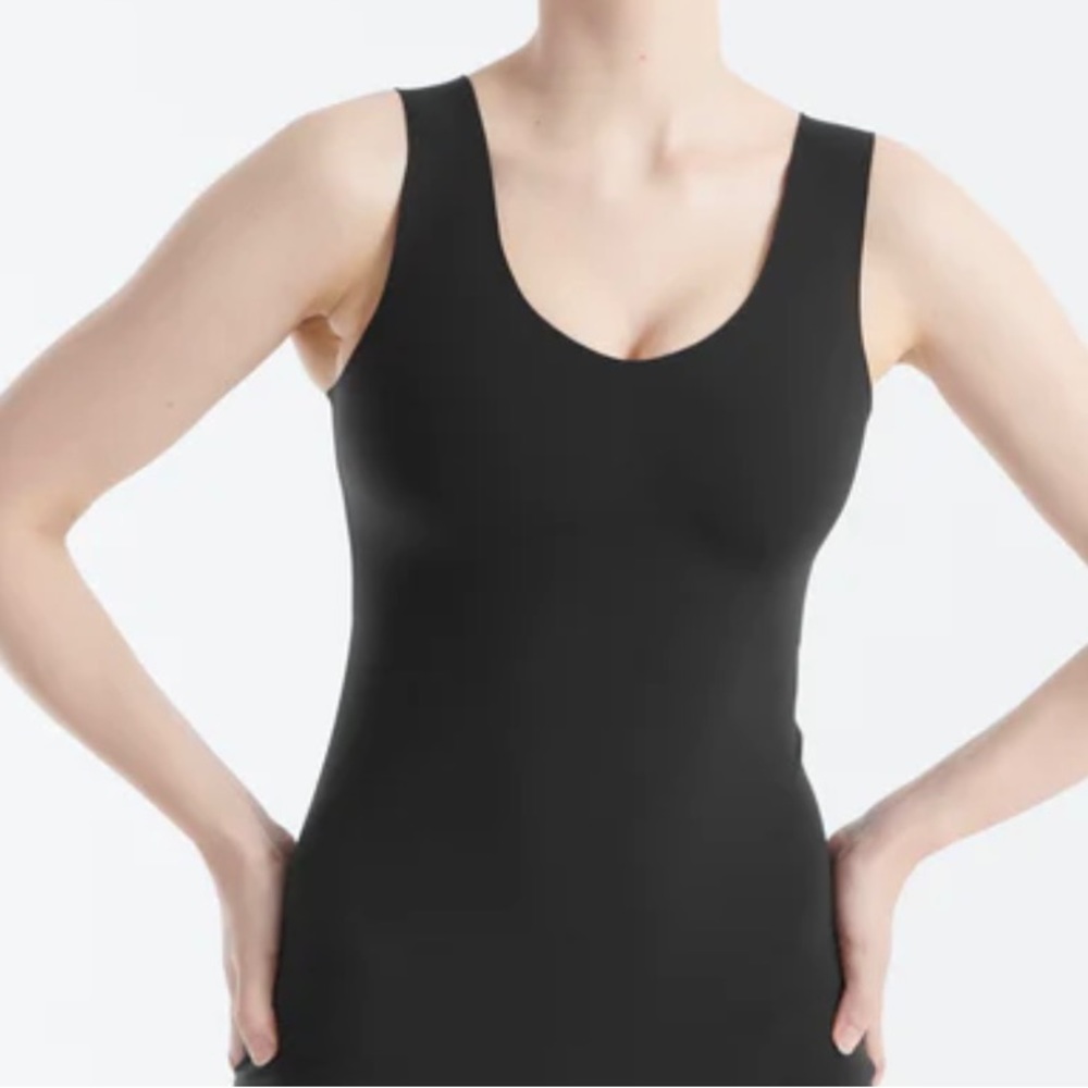 KNIX LuxeLift Tank - Medium - like new - worn once